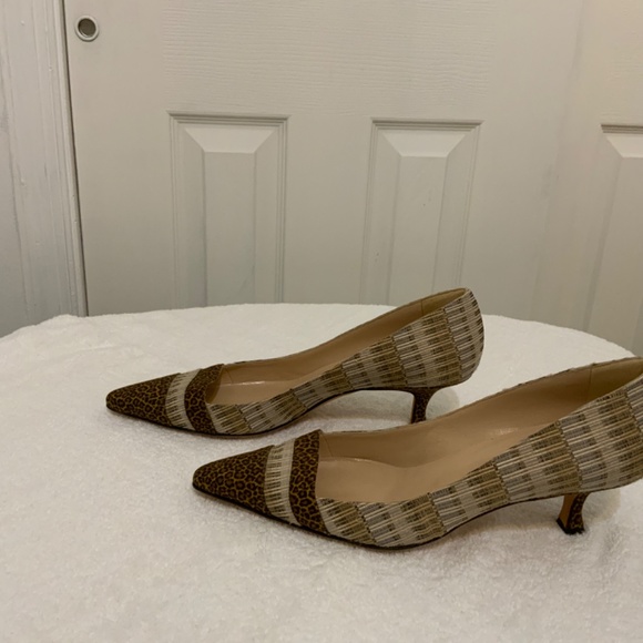Manolo Blahnik Multi-Pattern Kitten Heel Pumps NWOT Size 41 - Picture 5 of 7
